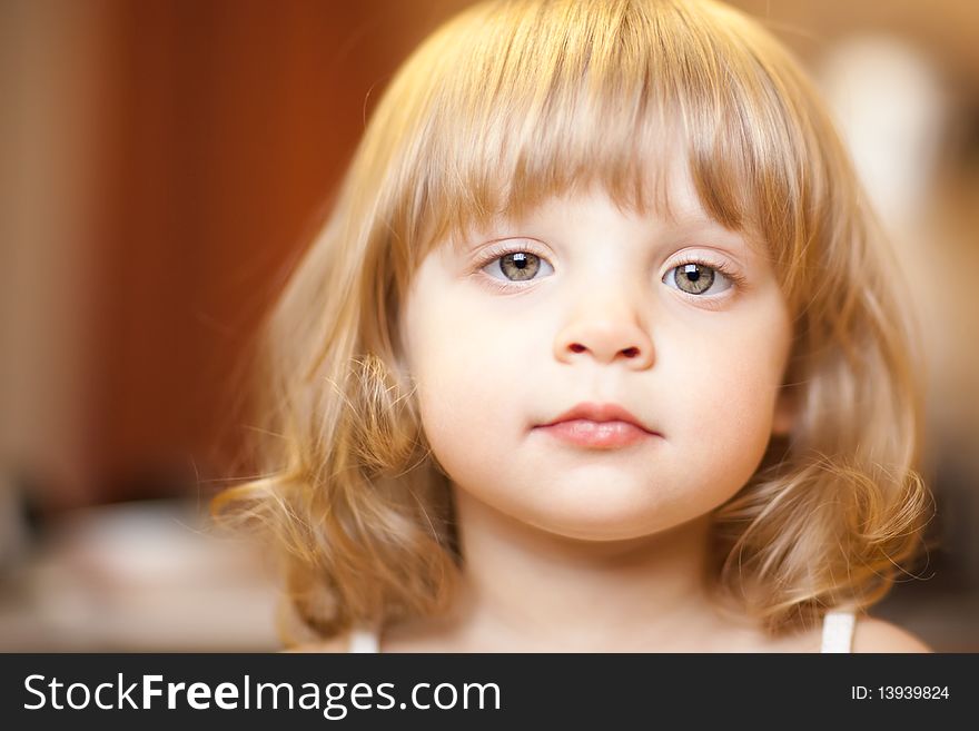 Close-up portrait of a little girl, shallow DOF, focus on eyes