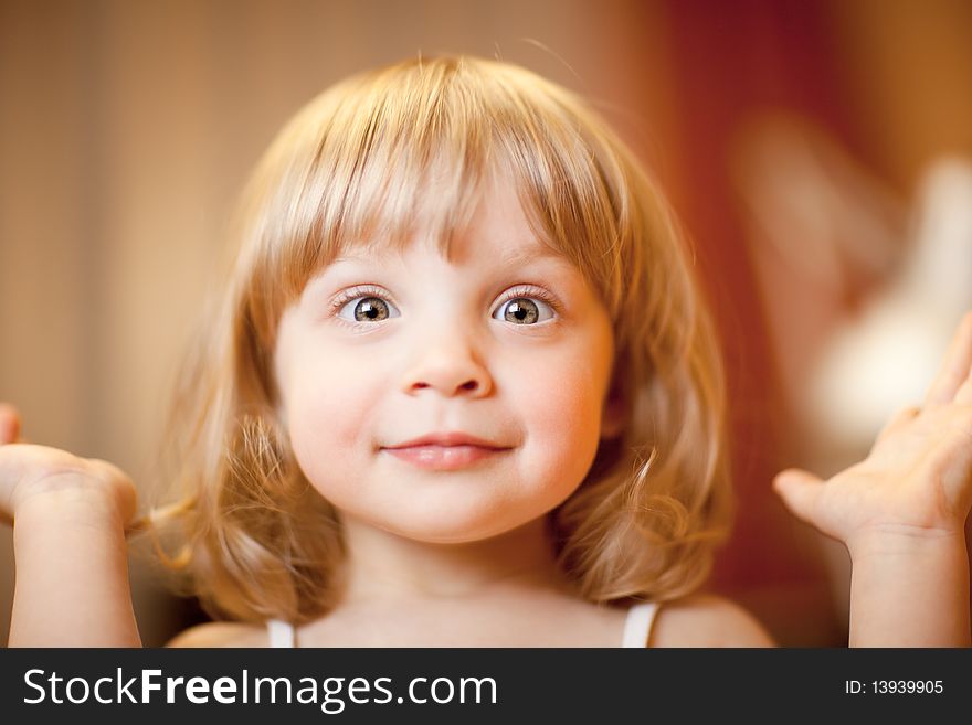 Close-up portrait of a little girl, shallow DOF, focus on eyes