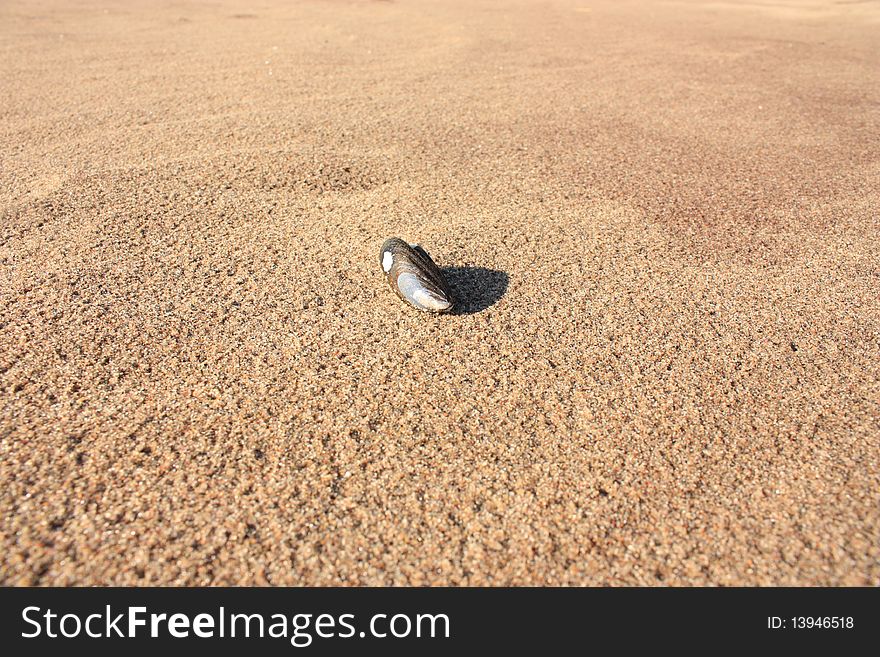 Single sink in the dry, barren beach. Single sink in the dry, barren beach.