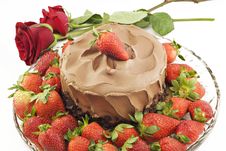 Chocolate Cake With Strawberries And Roses Royalty Free Stock Images Chocolate Cake With Strawberries And Roses Royalty Free Stock Images