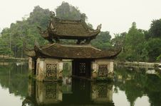 Pagoda And Water Royalty Free Stock Image