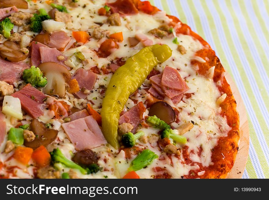 Tasty pizza with Ham ,Broccoli