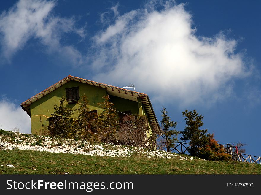 Mountain house captured in Castelluccio di Norcia - Italy