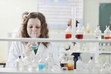 Young Woman In Lab Royalty Free Stock Photos Young Woman In Lab Royalty Free Stock Photos