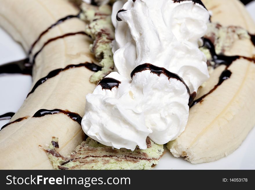 Banana split, sweet and delicious