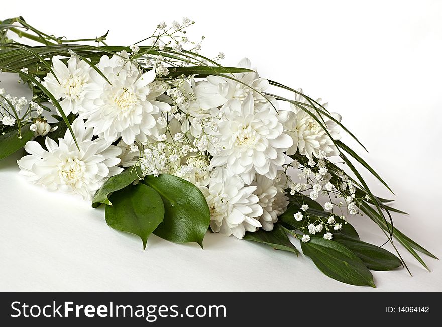 A beautiful bouquet of white chrysanthemums.