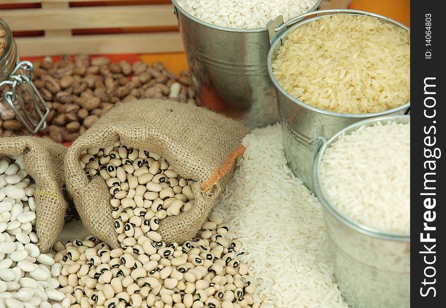 Misc raw legumes like haricots, rice, wheat and chick pea. Misc raw legumes like haricots, rice, wheat and chick pea