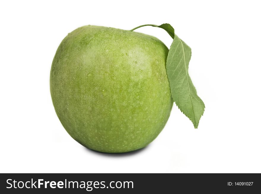 Crunchy green apple with leaf (with clipping path). Crunchy green apple with leaf (with clipping path)