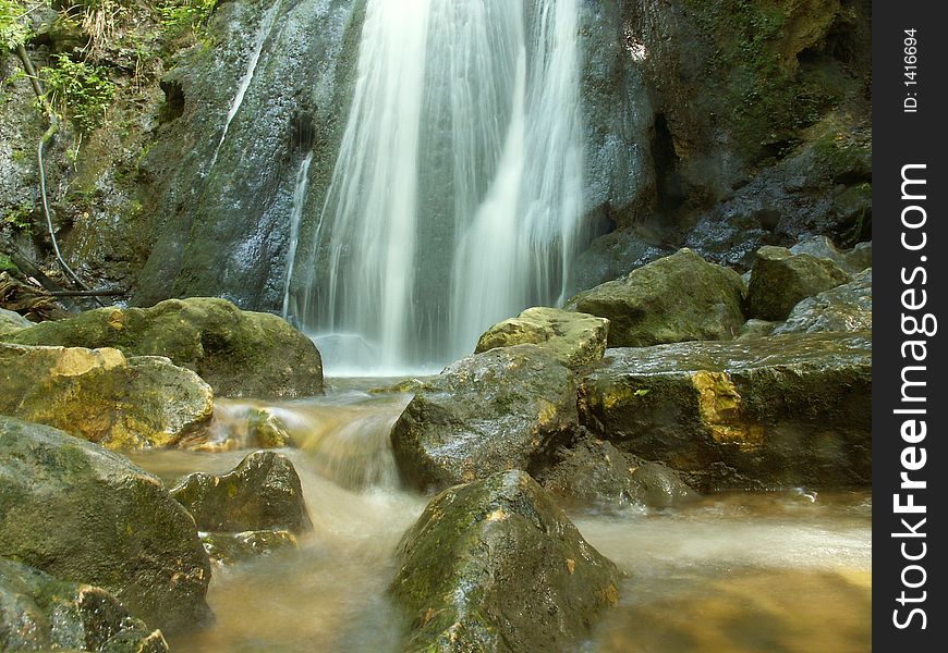 Waterfall cascade de bief de la chaille, jura, france