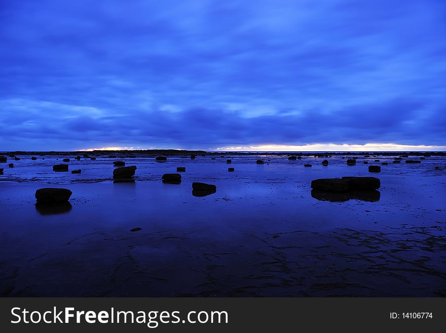 Took before sunrise in Long Reef, Sydney, near Dee Why beach. These rocks looks funny. Took before sunrise in Long Reef, Sydney, near Dee Why beach. These rocks looks funny.