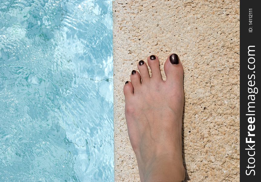 Split image, with water and a feet. Split image, with water and a feet