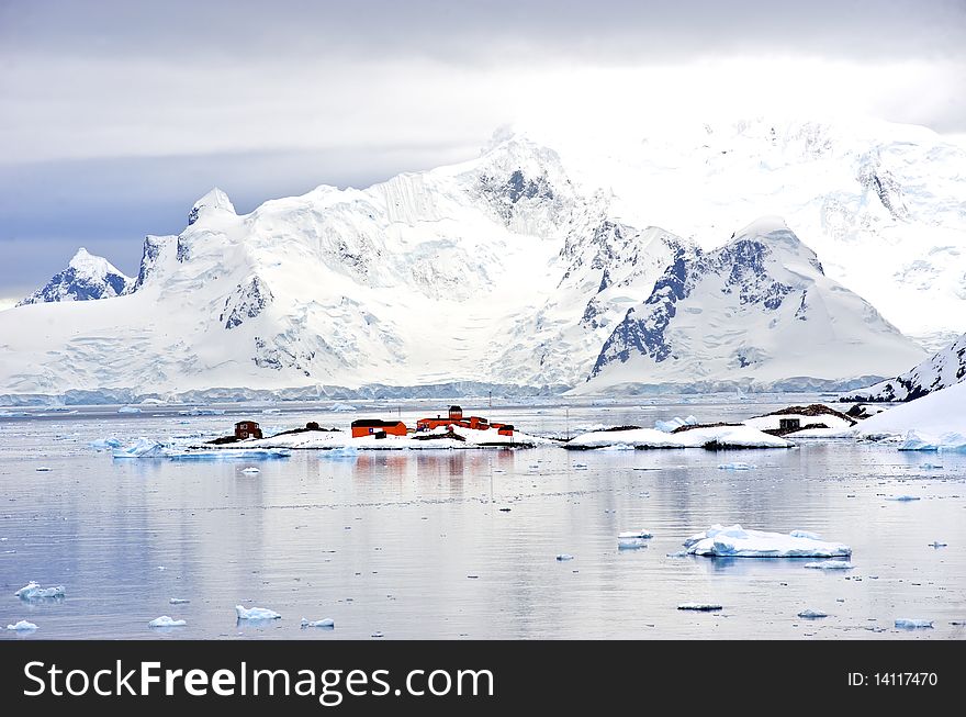 Paradise Harbour is one of the few natural habours on the Antarctic Peninsular and a popular stop for Antarctic Cruise Ships. Paradise Harbour is one of the few natural habours on the Antarctic Peninsular and a popular stop for Antarctic Cruise Ships