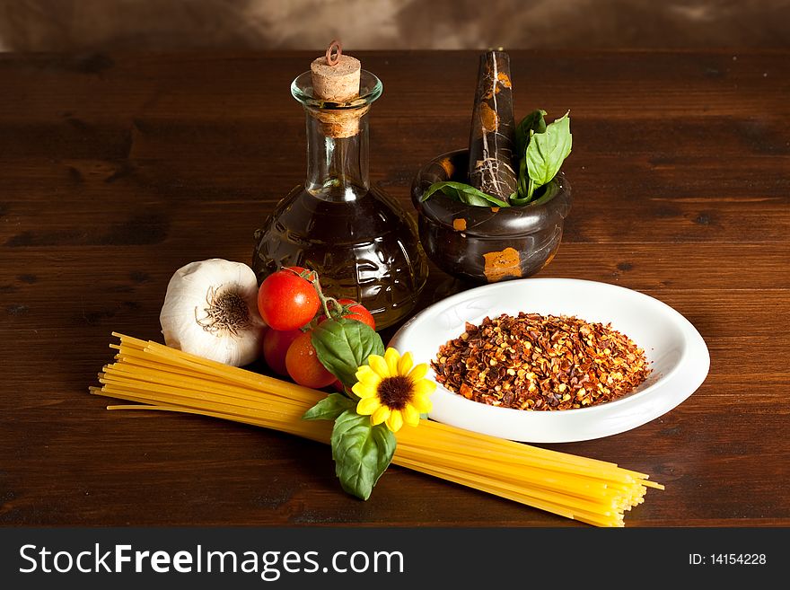 Photo of spaghetti with garlic and chilli in oil sauce. Photo of spaghetti with garlic and chilli in oil sauce