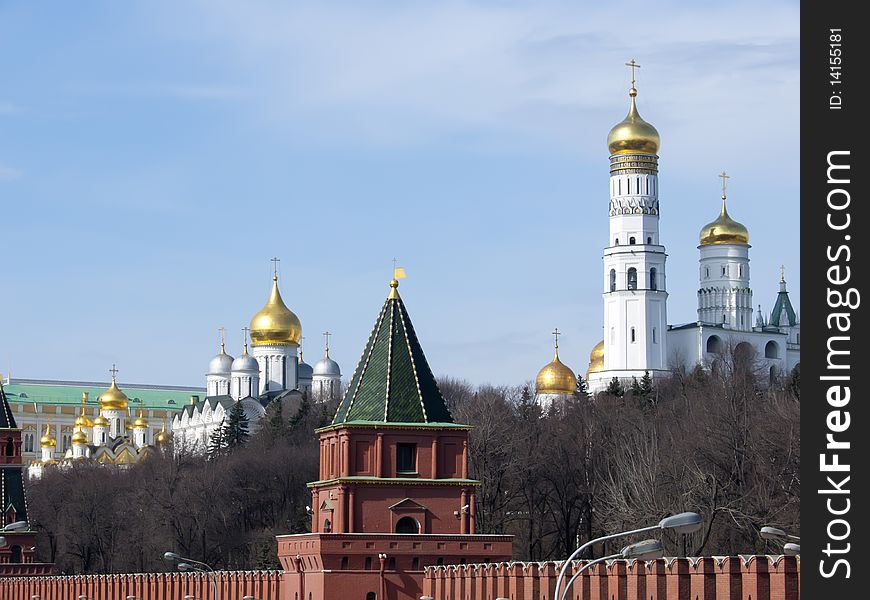Kind to the Kremlin. Ivan Velikogo's belltower behind the Kremlin wall.