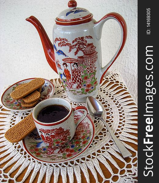 Tea or coffee time with cinnamon biscuits (speculoos)