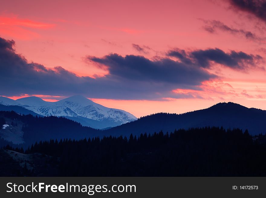 Dawn in mountains Carpathians, Ukraine. Autumn morning