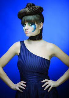 Free Brunette With Creative Make Up In Blue Dress Royalty Free Stock Photography - 141824647