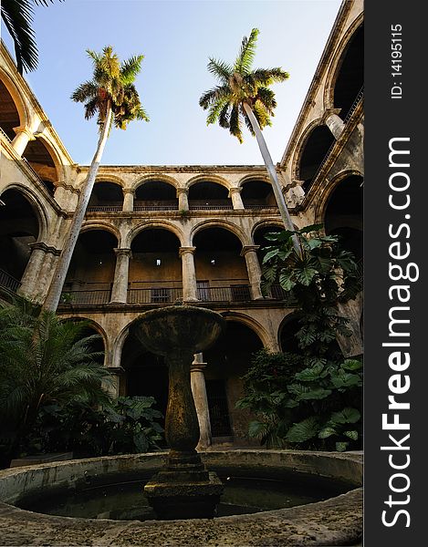 Cuban Court Yard And Fountain In Old Havana