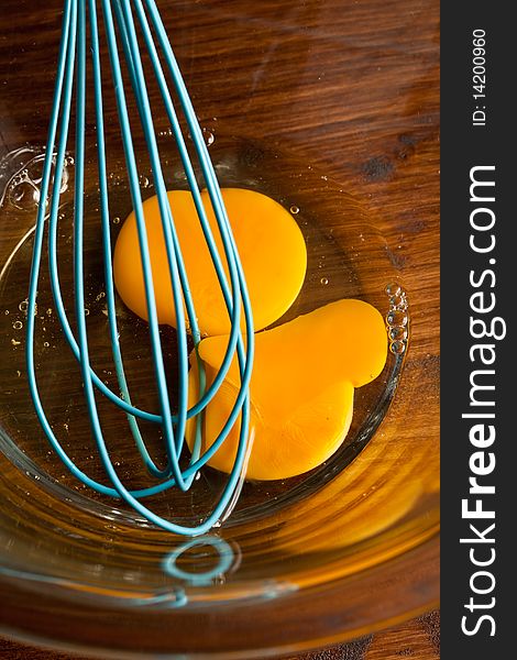 Eggs with beater tool