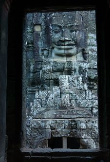View Through Door Entrance To A Statue Of Bayon Royalty Free Stock Photography View Through Door Entrance To A Statue Of Bayon Royalty Free Stock Photography