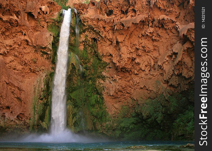 Mooney falls in the morning.