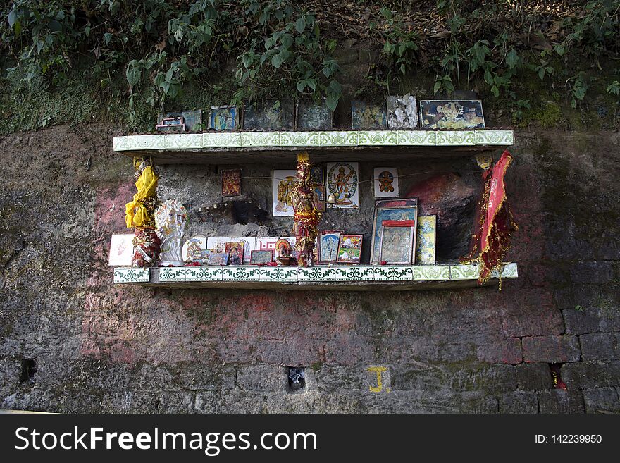 Small encloser which is used by the hindu locals to worship in mahakal road of darjeeling