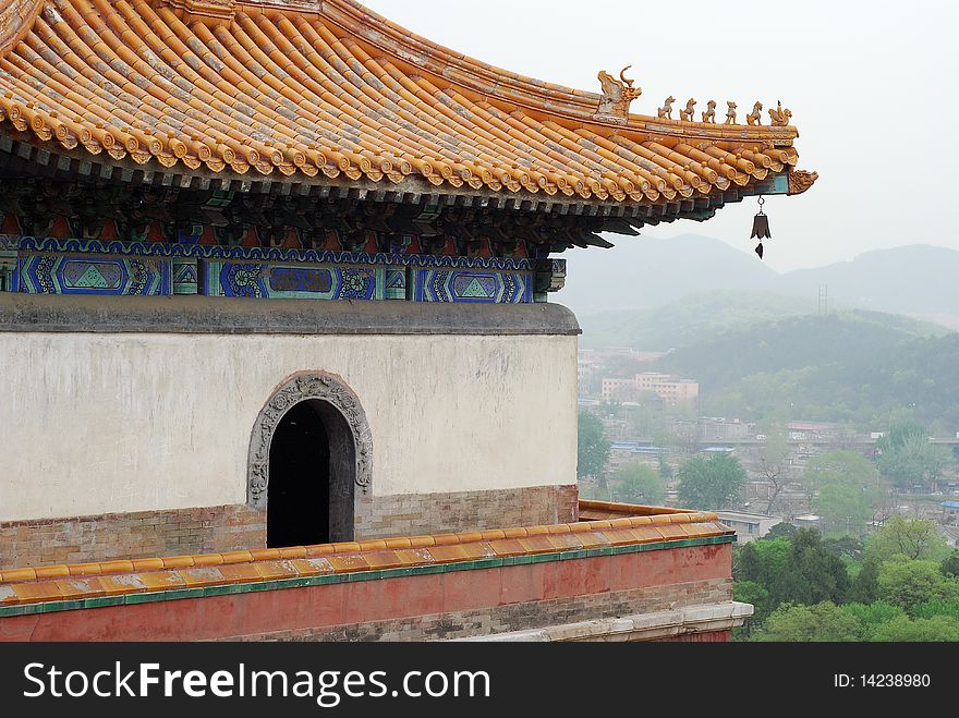 This is a roof line of a traditional styled Chinese building. This is a roof line of a traditional styled Chinese building.