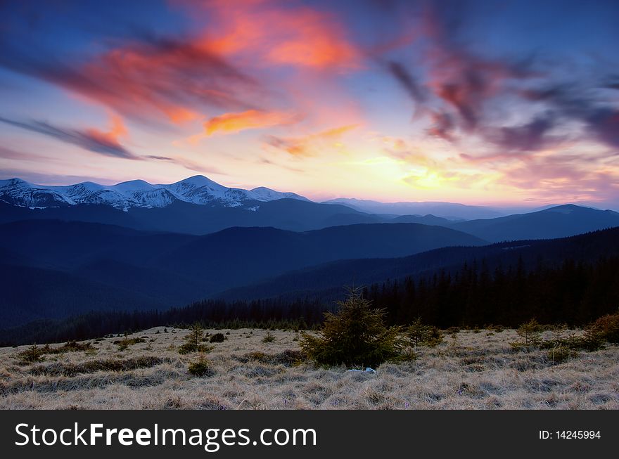 Dawn in mountains Carpathians, Ukraine. Autumn morning