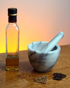 Mortar And Pestle, Olive Oil, And Spices Stock Photography Mortar And Pestle, Olive Oil, And Spices Stock Photography