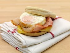 English Muffin Breakfast Royalty Free Stock Photography English Muffin Breakfast Royalty Free Stock Photography