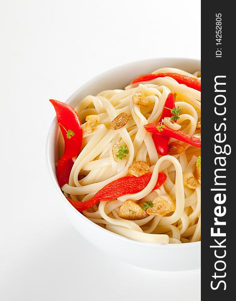 Spaghetti bowl with garlic and red pepper