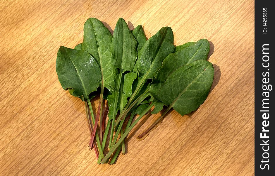 Sharp dock-available with vitamins greens for utilization in food