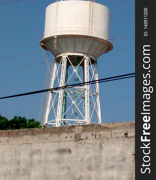 METALLIC WATER TANK FOR INDUSTRIAL USE ELEVATED AT GREAT HEIGHT