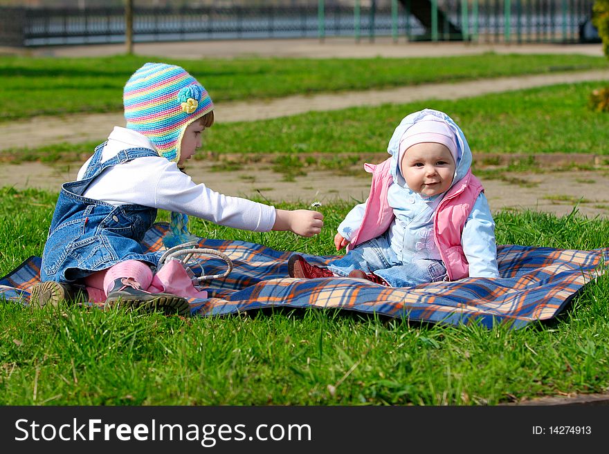 Child take a wolk in park