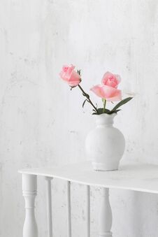 Roses On Vase On White Background Royalty Free Stock Photo