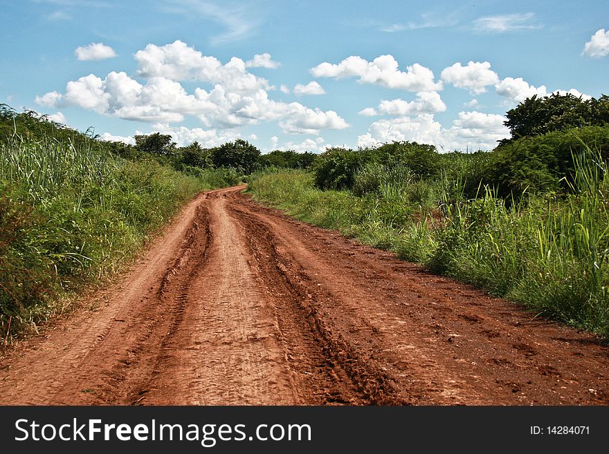 Usual rural road in Cuba.