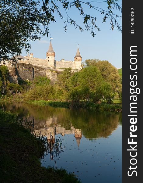 An image of beautiful medieval fortress and river