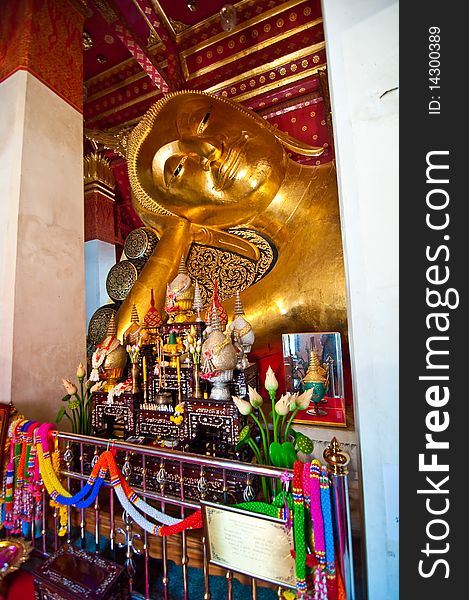 Big reclining buddha at Wat-Pamok, Thailand.