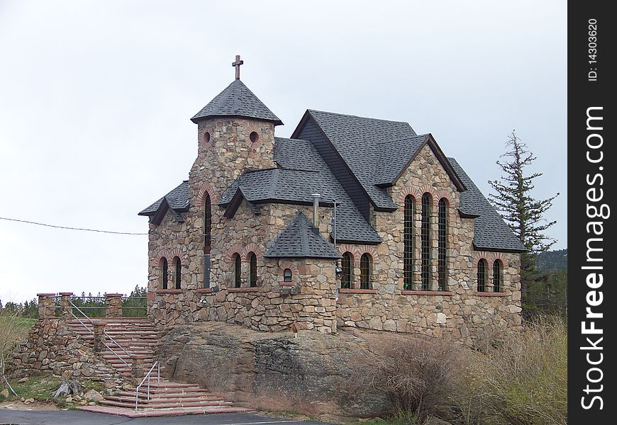 This historical chapel was built on rocks and is a well known retreat in Colorado.