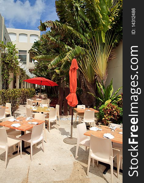 South Beach Outdoor Alley Restaurant. South Beach Outdoor Alley Restaurant