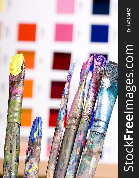 Artistic equipment and color chart