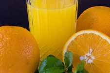 Oranges With Juice Royalty Free Stock Photography Oranges With Juice Royalty Free Stock Photography