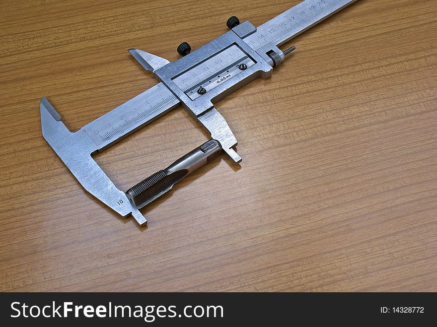 Measuring instrument assign for part sensing and size process surface