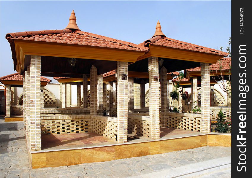 Small pavilions for travellers resting