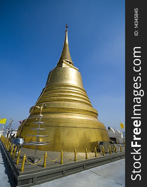 Golden Mountain in Wat Sa get Bangkok