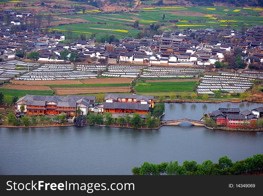 The rural scenery that takes by the side of the highway in the province of China Yunnan