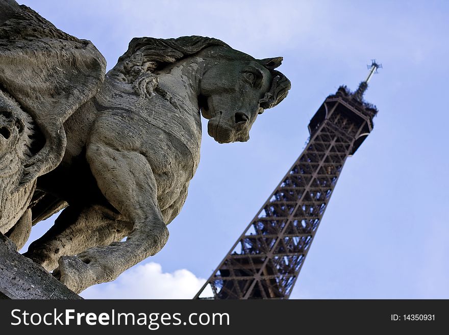 Horse statue with Eiffel tower in the background