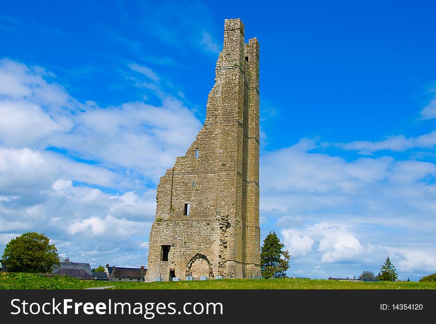 Trim castle,  Trim, County Meath, Ireland, on the shores of the Boyne has an area of 30,000 mÂ². It is the remains of Ireland's largest castle. Trim castle,  Trim, County Meath, Ireland, on the shores of the Boyne has an area of 30,000 mÂ². It is the remains of Ireland's largest castle.