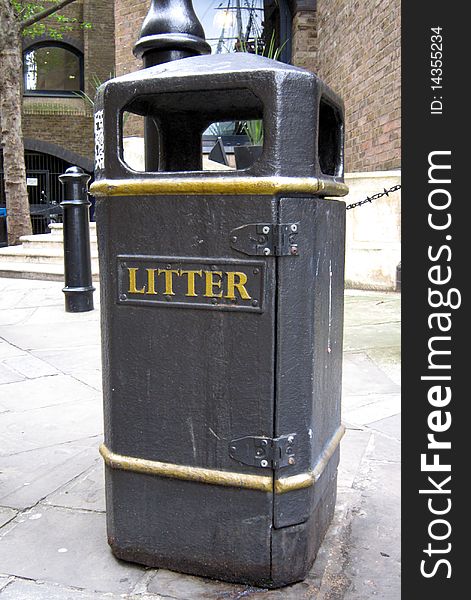 Litter - Black garbage can
