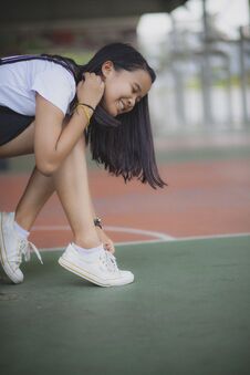 Free Asian Teenager Wearing Sneaker Shoes Stock Photography - 143815032